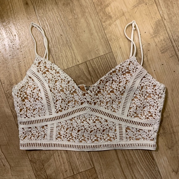Kendall & Kylie Tops - Kendall & Kylie crop top